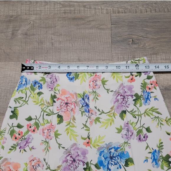 Alice + Olivia Lorinda Cropped Floral Gardenia Wide Leg Crepe Pants Size 2 - Picture 7 of 11